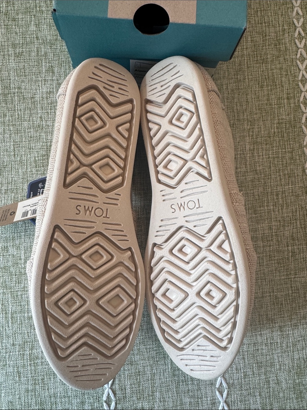 Toms Women’s Classic Slip-On Moccasins in Natural Metallic Woven Alpargata - Picture 3 of 6